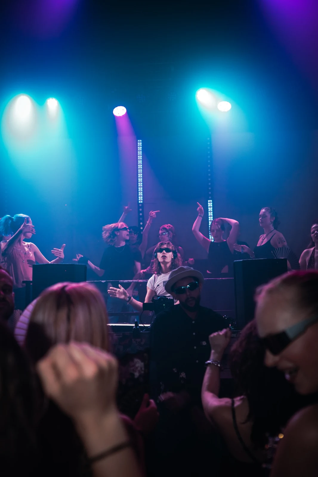 DJ- und Clubfotografie mit Lichtstimmung und Tanzfläche